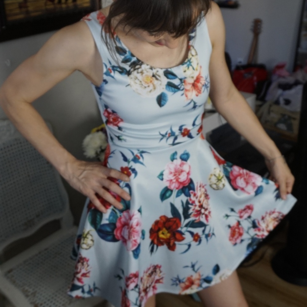 Derek Heart Baby Blue Floral Dress - Picture 5 of 8